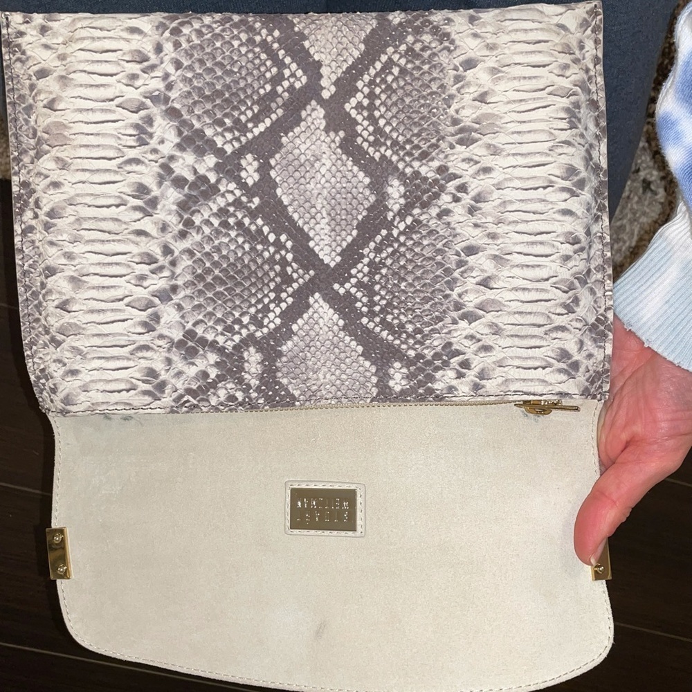 Stuart Weitzman Snake Skin print Clutch - Picture 7 of 9